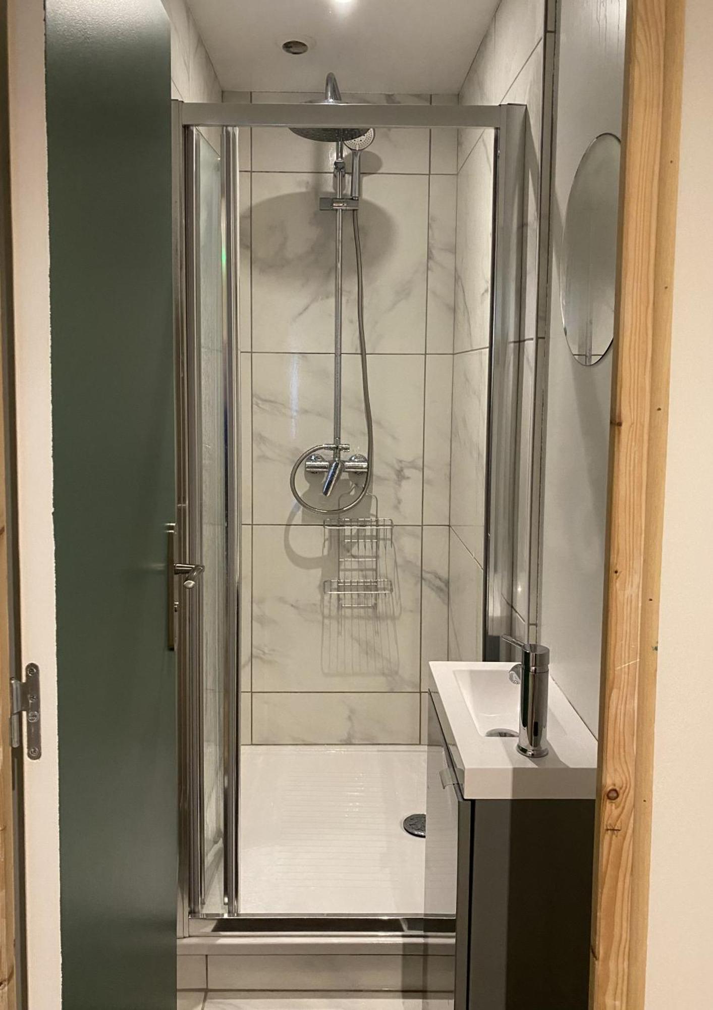 Bohobos Hostel Antibes Eksteriør billede