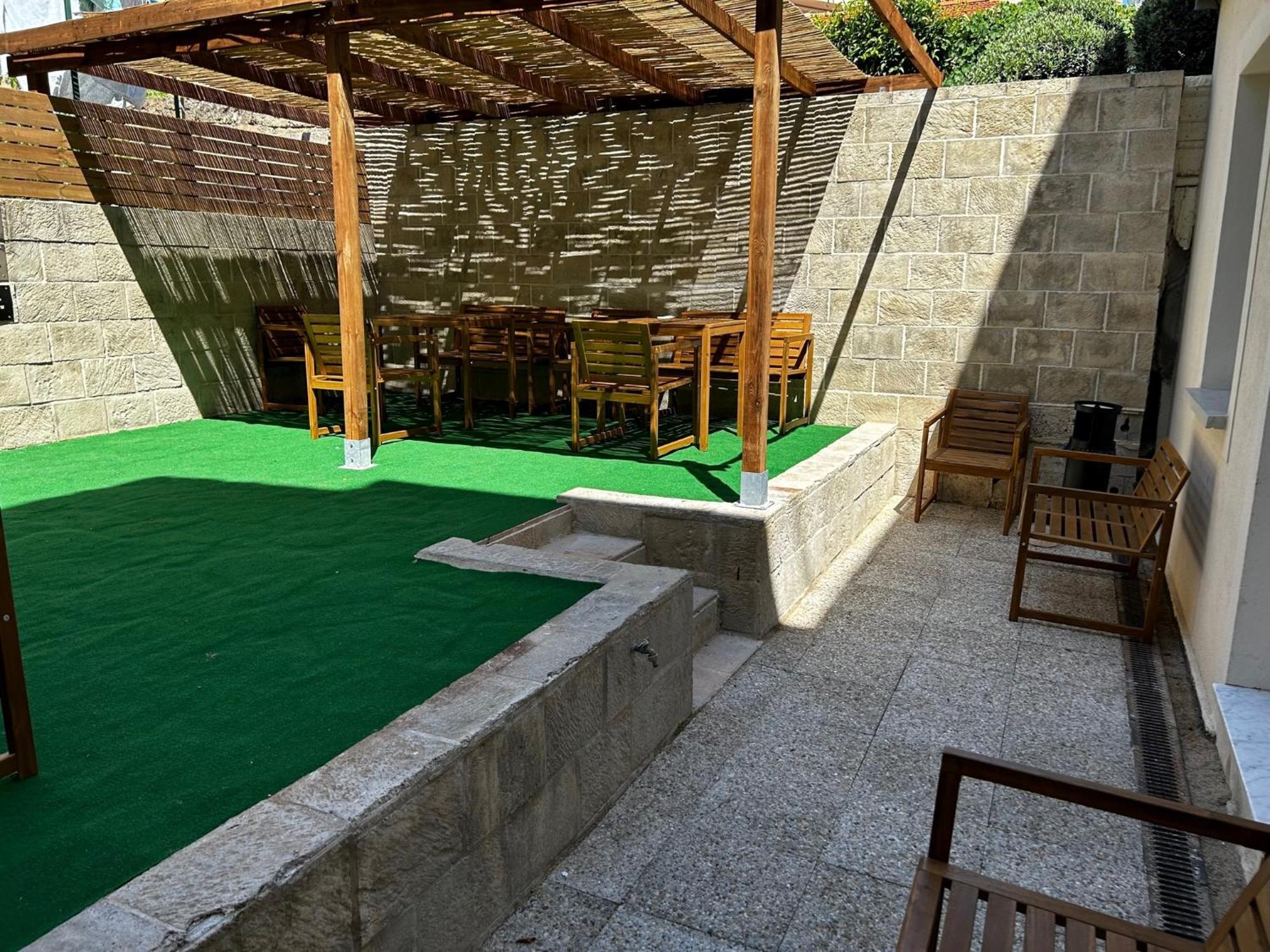Bohobos Hostel Antibes Eksteriør billede